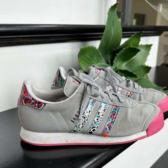 Adidas Samoa Women’s Sneakers Size 6- fit like a size 7 - Picture 1 of 8